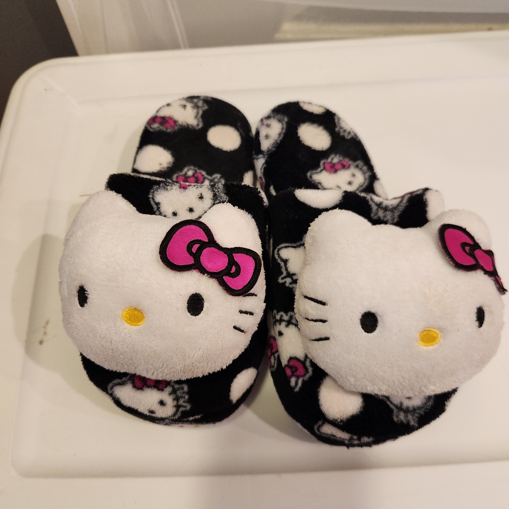 Hello Kitty White Pink and Black Plush Slippers Size 7/8